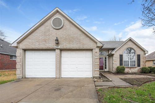 211 Meandering Way, Glenn Heights, TX, 75154-1806 | Card Image