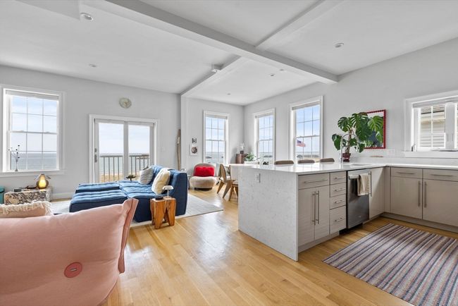 APT-4 - 148 Winthrop Shore Dr, Condo with 2 bedrooms, 2 bathrooms and 1 parking in Winthrop MA | Image 4