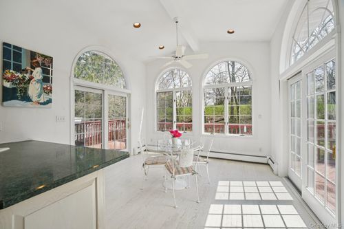 32 Wayne Ln, Tappan, NY, 10983-1117 | Card Image