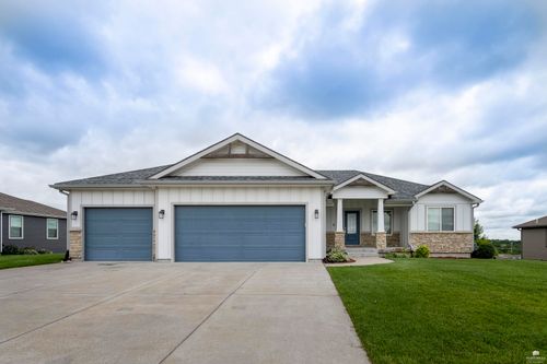 416 Ledgestone Ridge Ct, Manhattan, KS, 66503-2641 | Card Image