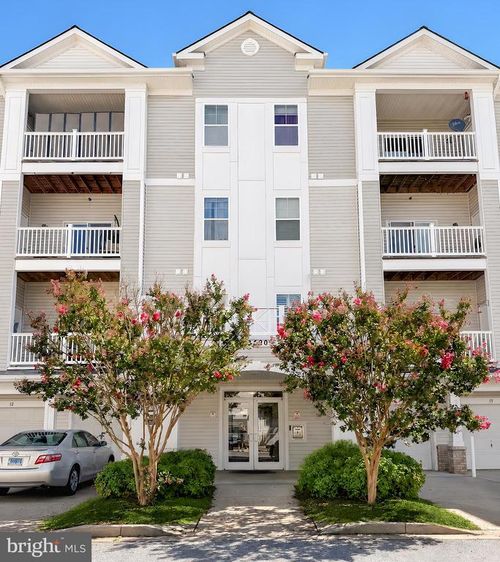 205-23520 F D R Blvd, CALIFORNIA, MD, 20619-7038 | Card Image