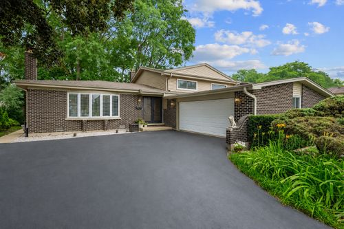 2631 N Stuart Dr, Arlington Heights, IL, 60004-2658 | Card Image