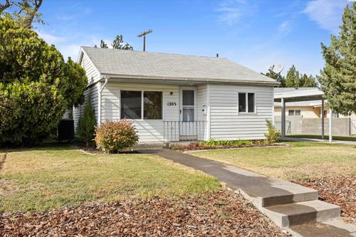 charming-rambler-with-cov-1205 Willard Ave, Richland, WA, 99354 | Card Image