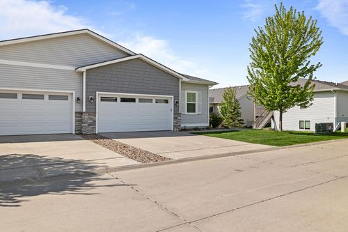 9288 Primo Ln, West Des Moines, IA, 50266-8461 | Card Image