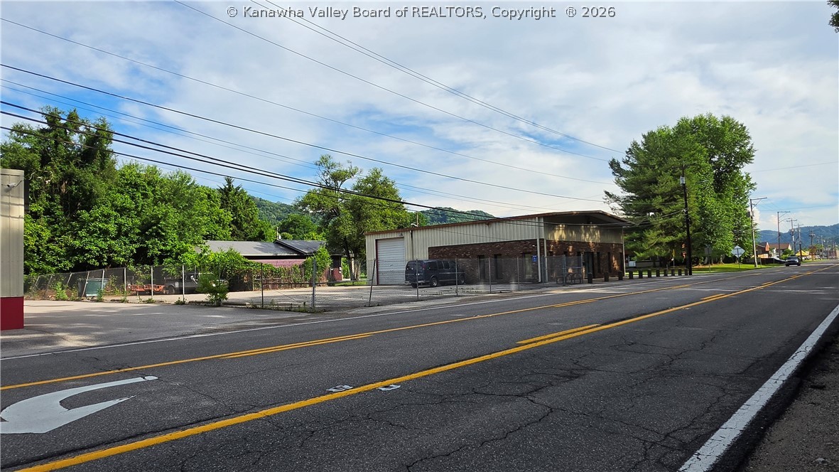 6810 Maccorkle Ave Se, Charleston, WV 25304