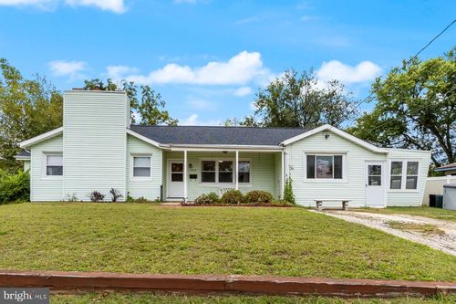 525 W Evesham Rd, RUNNEMEDE, NJ, 08078-1935 | Card Image