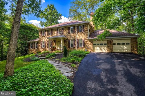 12134 Holly Knoll Cir, GREAT FALLS, VA, 22066-1225 | Card Image