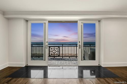 apt-505-26 W Broadway, Long Beach, NY, 11561-4062 | Card Image