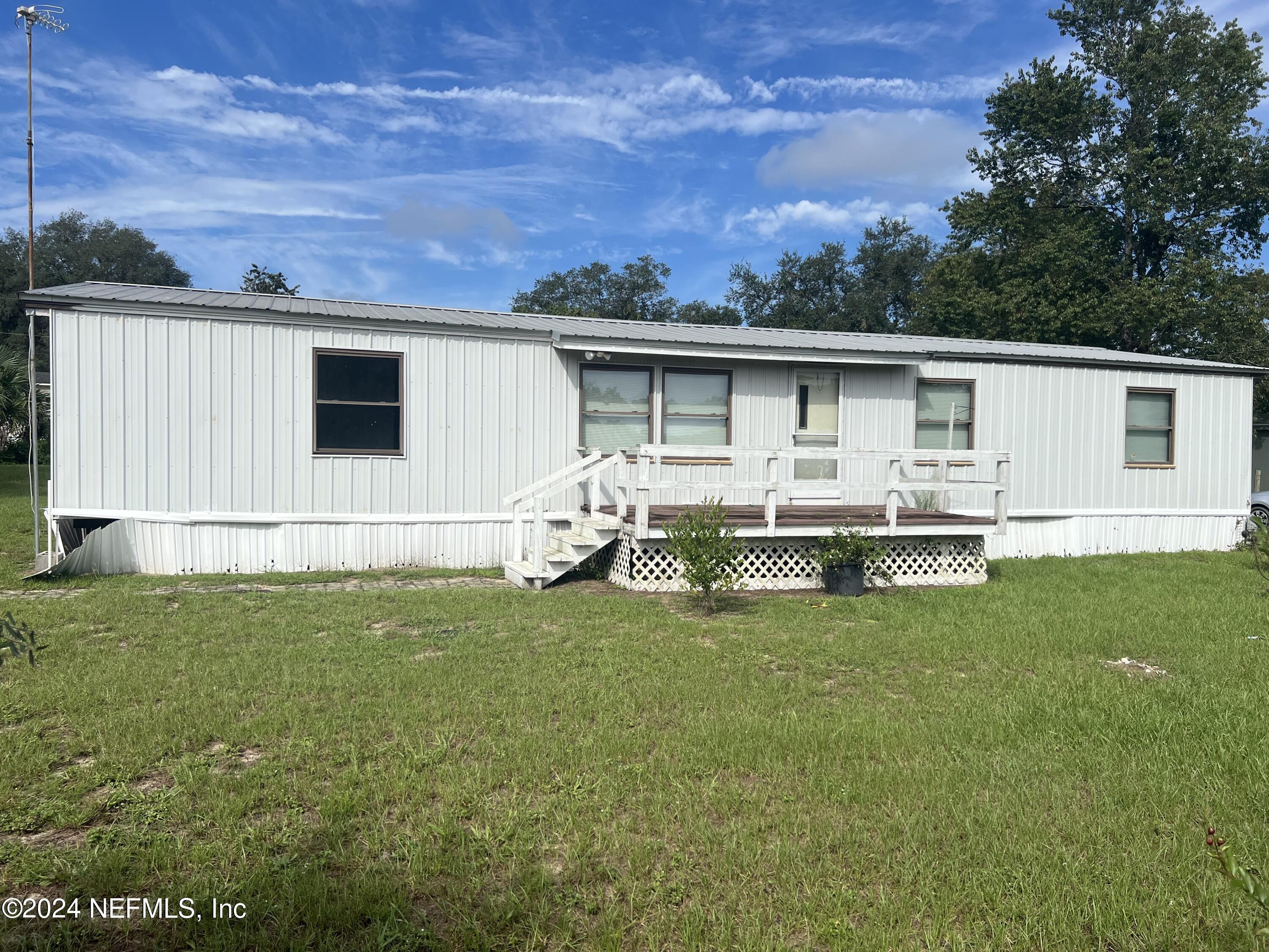 Annette Ave, Interlachen, FL 32148