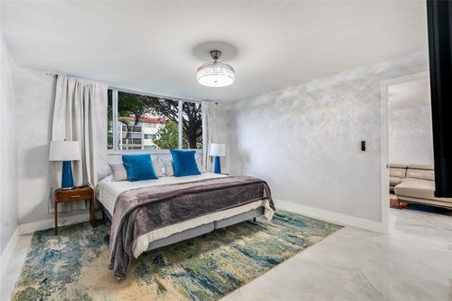 102-9523 S Hollybrook Lake Dr, Pembroke Pines, FL, 33025-1678 | Card Image