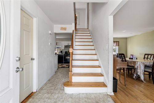 7 Ramsey Rd, Plainview, NY, 11803-4008 | Card Image