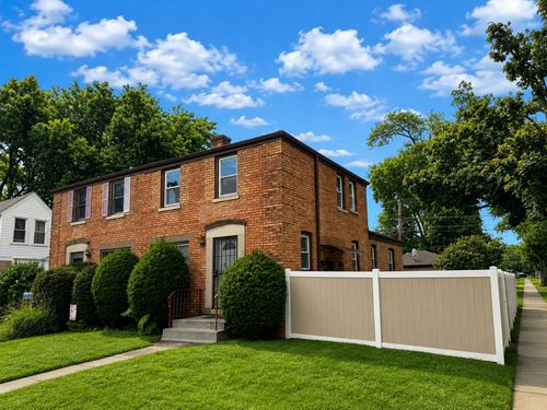 1693 Linden St, Des Plaines, IL, 60018-2254 | Card Image