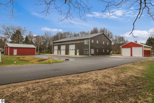 480 E Parkdale Avenue, Manistee, MI, 49660 | Card Image