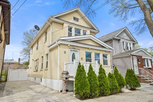 87 256th St, Floral Park, NY, 11001-1409 | Card Image