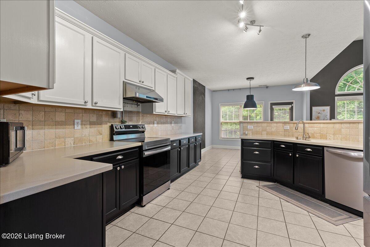 Residential in Crestwood 4