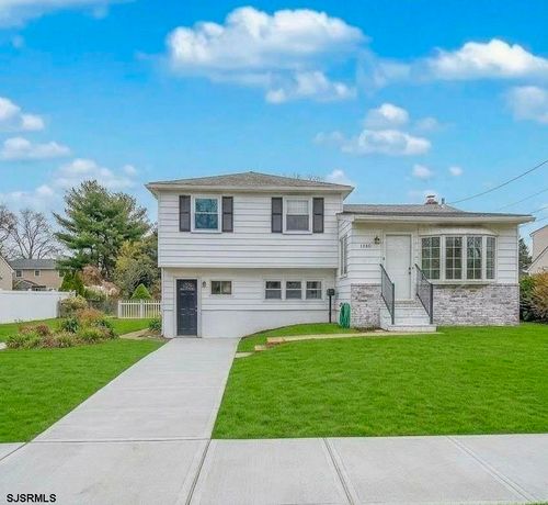 1049 N Michigan Ave, Atlantic City, NJ, 08401-2033 | Card Image