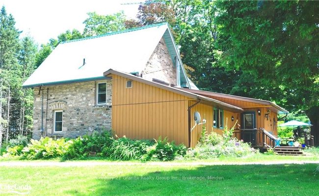 9717 Highway 118, House other with 2 bedrooms, 2 bathrooms and 8 parking in Algonquin Highlands ON | Image 42