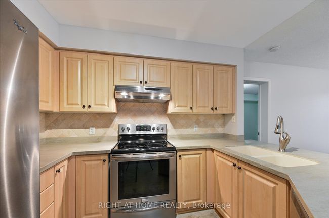 204 - 245 Pine Grove Rd, Condo with 2 bedrooms, 2 bathrooms and 1 parking in Vaughan ON | Image 6