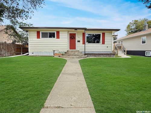 355 8th Ave Nw, Swift Current, SK, S9H0Z9 | Card Image