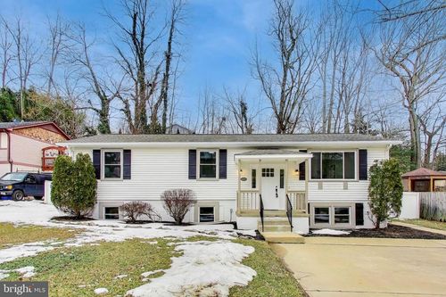 18905 Red Oak Ln, TRIANGLE, VA, 22172-2122 | Card Image