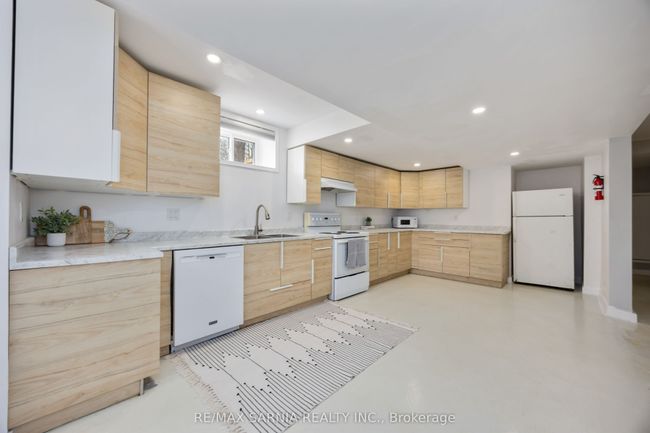 12 Sunset Ave, House other with 5 bedrooms, 2 bathrooms and 8 parking in Warwick ON | Image 26