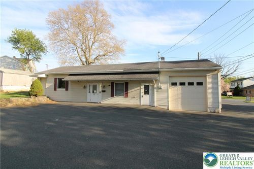 5772 Lower Macungie Rd, Macungie, PA, 18062-9026 | Card Image