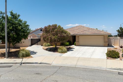 43947 Sondi Dr, Lancaster, CA, 93536-2603 | Card Image