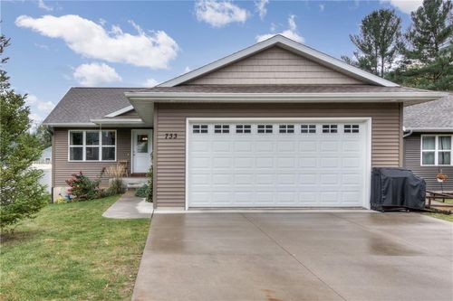 733 Gilbert St, Eau Claire, WI, 54703-2881 | Card Image