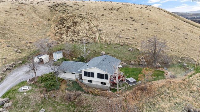 73805 N Demoss Rd, Home with 3 bedrooms, 3 bathrooms and null parking in Benton City WA | Image 47