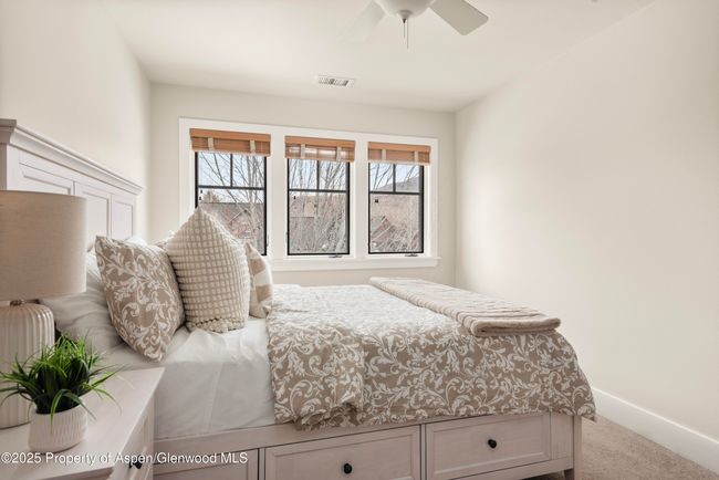 314 Sopris Cir, House other with 3 bedrooms, 3 bathrooms and 2 parking in Basalt CO | Image 20
