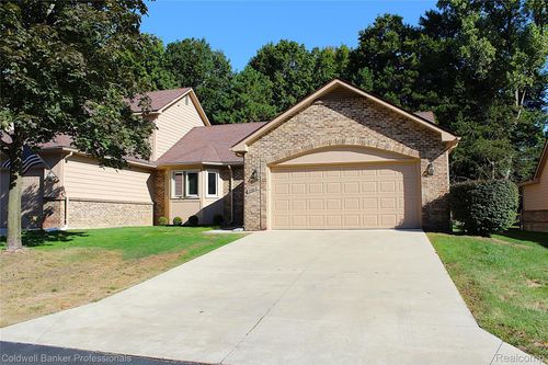 13-30810 Misty Pines Dr, Farmington Hills, MI, 48336-1253 | Card Image