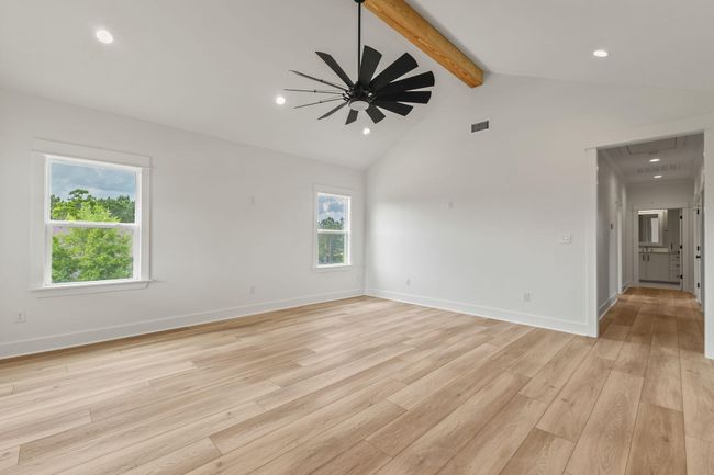 Living Room | Image 16