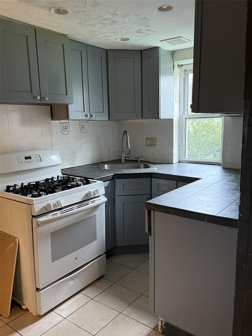 1246 Troy Ave, Brooklyn, NY, 11203-5728 | Card Image