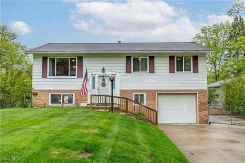 3301 Lullaby Ln, New Franklin, OH, 44216-9350 | Card Image