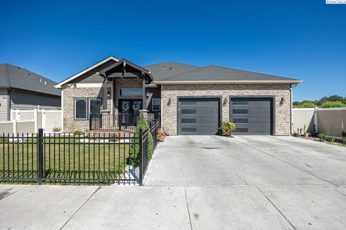 308 Ivone Dr, Sunnyside, WA, 98944-5800 | Card Image