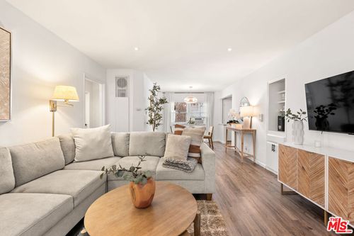 unit-2-5827 Bowcroft St, LOS ANGELES, CA, 90016-4950 | Card Image