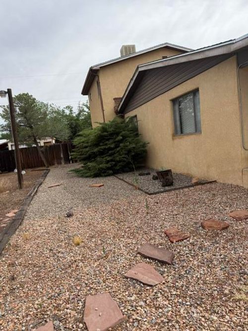 1353 San Lorenzo Ave Nw, Albuquerque, NM, 87107-3427 | Card Image