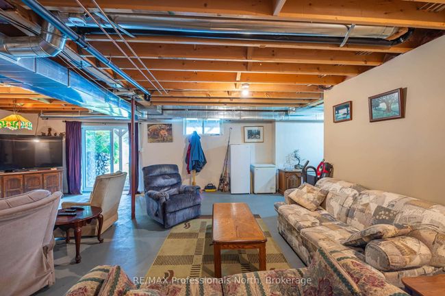 1075 Comak Cres, House other with 4 bedrooms, 4 bathrooms and 6 parking in Algonquin Highlands ON | Image 30