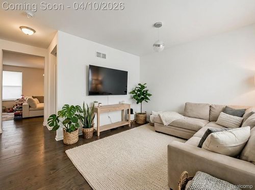 6210 S Trailwoods Dr, Ann Arbor, MI, 48103-2293 | Card Image
