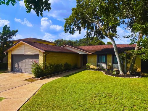 13930 Old Village Ln, Sugar Land, TX, 77498-1561 | Card Image