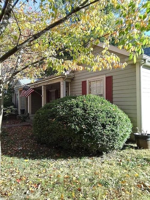 1802 Glen Oaks Ln, Dyersburg, TN, 38024-2402 | Card Image