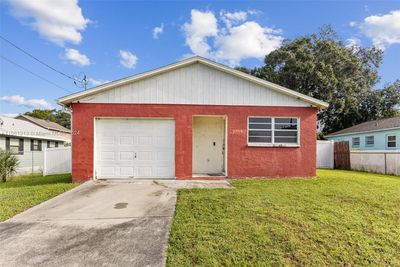 2206 E Chelsea St, House other with 3 bedrooms, 2 bathrooms and null parking in Tampa FL | Image 2