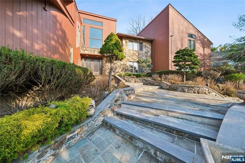 93 Jackson Dr, Cresskill, NJ, 07626-1732 | Card Image