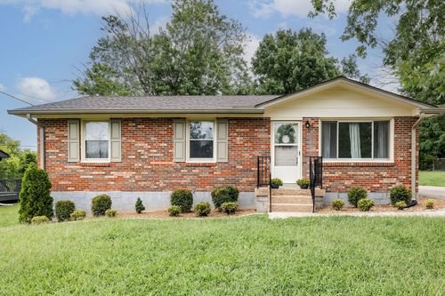 211 Friendship Dr, Goodlettsville, TN, 37072-2747 | Card Image