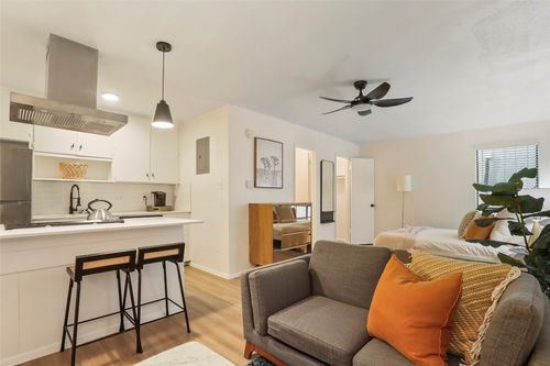 apt-8-2000 Glen Allen St, Austin, TX, 78704-4856 | Card Image