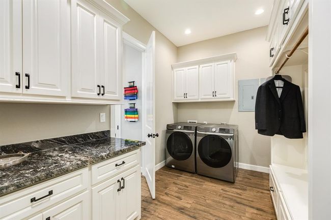 337 Thousand Oaks Dr, House other with 4 bedrooms, 3 bathrooms and 3 parking in Angleton TX | Image 47