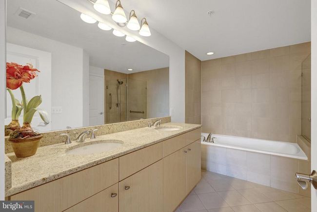 UNIT-907 - 11990 Market St, Condo with 3 bedrooms, 2 bathrooms and null parking in RESTON VA | Image 27