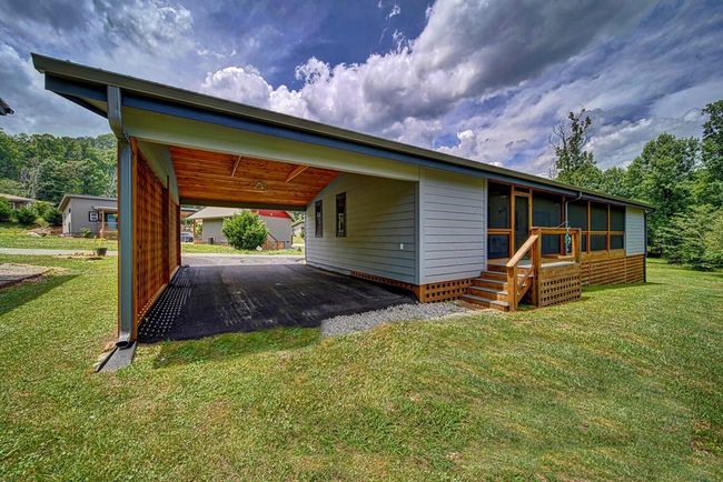 120 Maple Springs Ln, Home with 2 bedrooms, 2 bathrooms and 1 parking in Clayton GA | Image 4