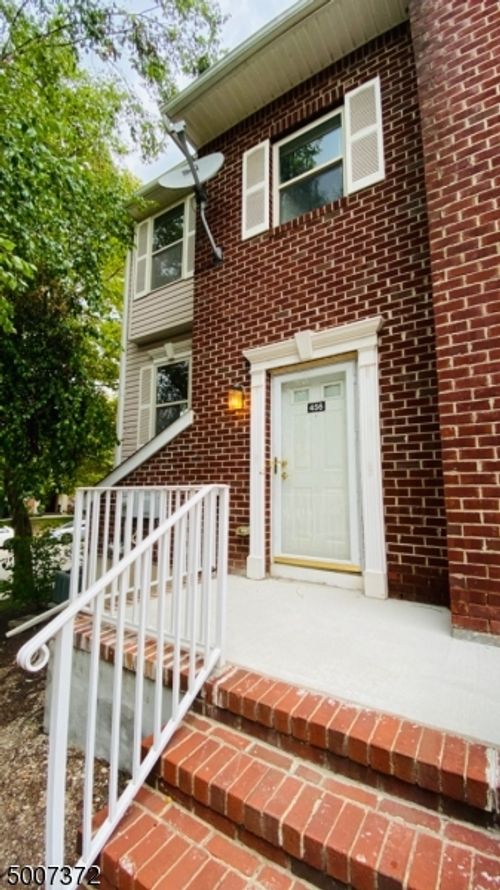 456 Great Beds Ct, Perth Amboy, NJ, 08861-5201 | Card Image