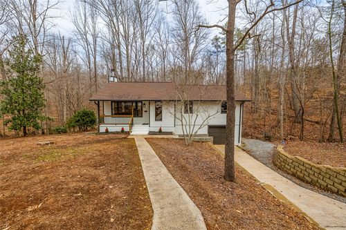 102 Blossom Ct, Westminster, SC, 29693-6514 | Card Image